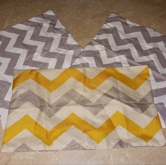 3 Decor Pillow Cases - Picture 9 of 9